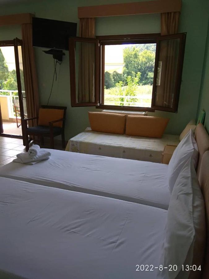 Roula Rooms Stratonion Luaran gambar