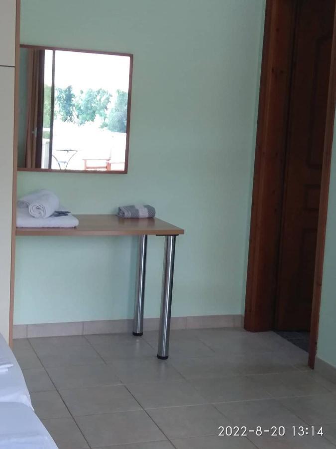 Roula Rooms Stratonion Luaran gambar