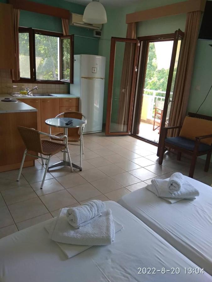 Roula Rooms Stratonion Luaran gambar