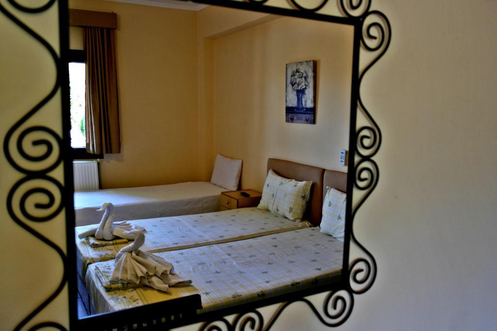 Roula Rooms Stratonion Luaran gambar